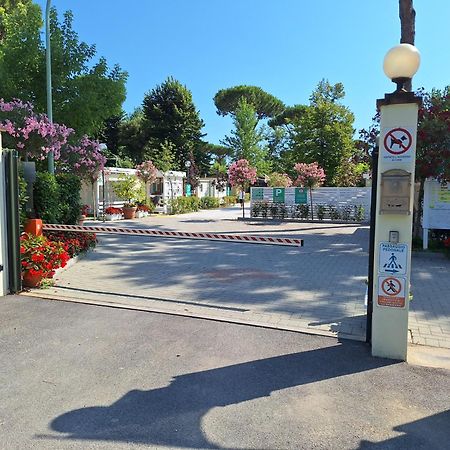 Camping Parco Vacanza Partaccia 2 Marina di Massa Dış mekan fotoğraf